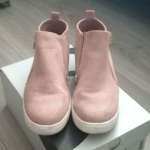 Wedge sneakers
